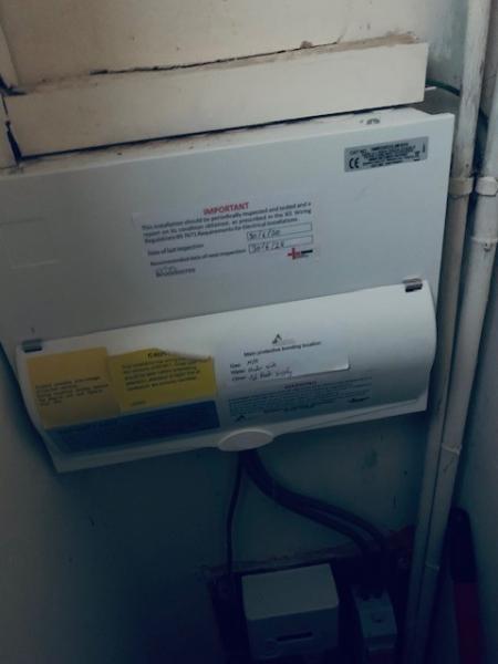 Name:  FuseBox.jpg
Views: 5403
Size:  20.6 KB